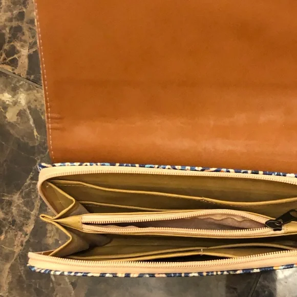 Womens Clutch Wristlet Bag - Picture 4 of 4